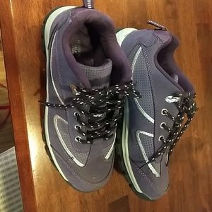 Avon cushion walk sneakers